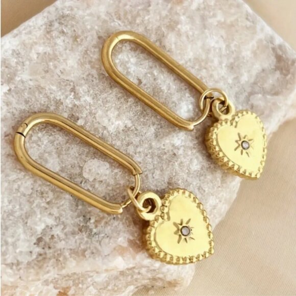 Gold plated hoops with heart charm - New - Picture 2 of 3